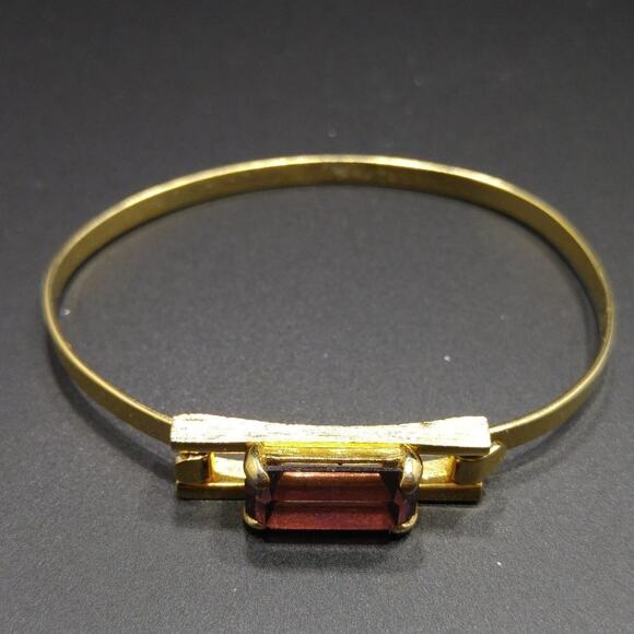 Vintage Avon Purple Faceted Glass Stone Gold Tone Hinged Bangle Bracelet 7" - Picture 7 of 8